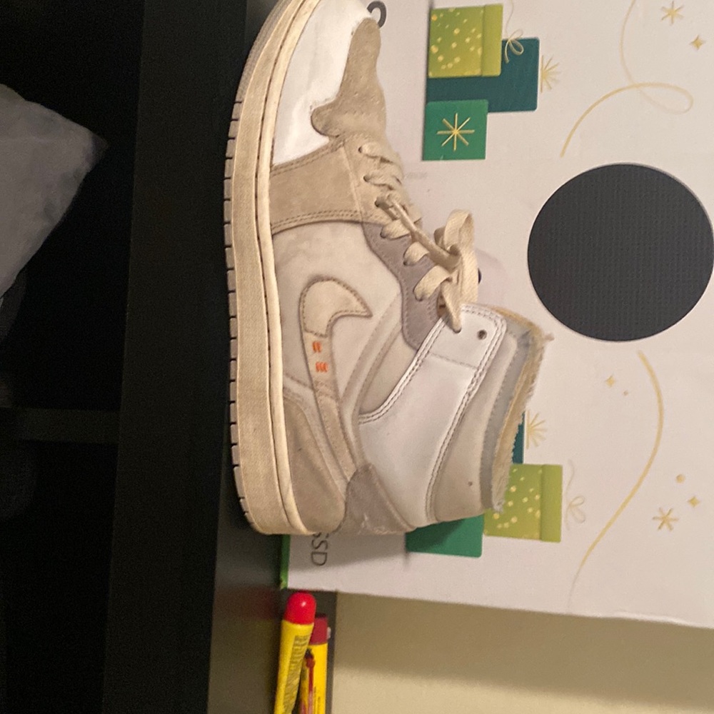 Jordan 1’s inside outs